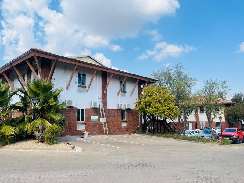 0 Bed Commercial in Randjespark for Rent - Photo 4