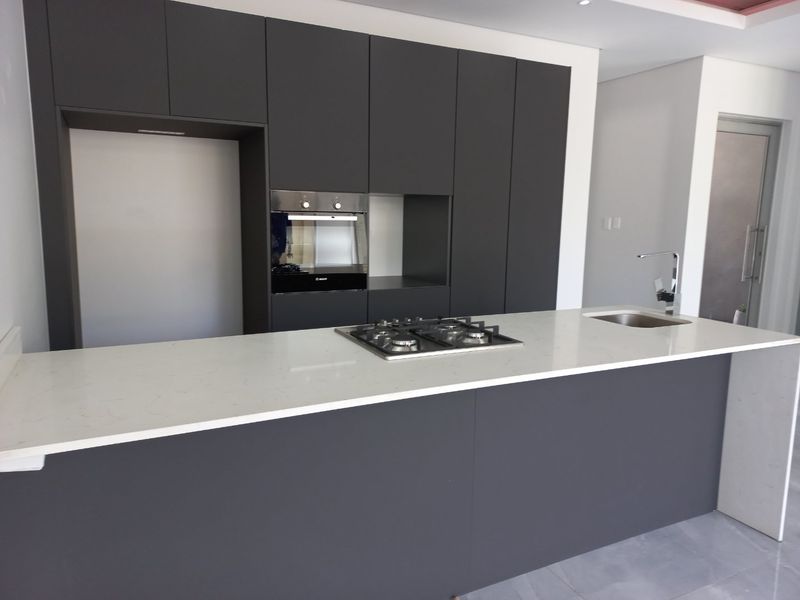 4 bedroom Modern + staff quarters - Photo 2