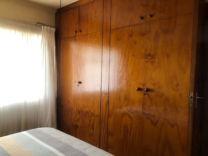 Sophiatown: 6 Bed - 3 Appartments - Home Investment!!! - Photo 10