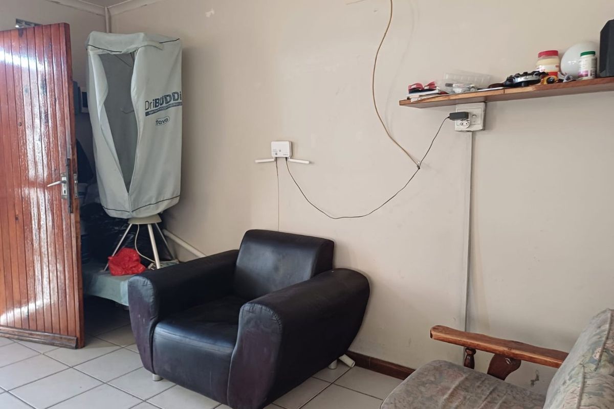 2 Bed House in Silwood Heights for Sale - Photo 5