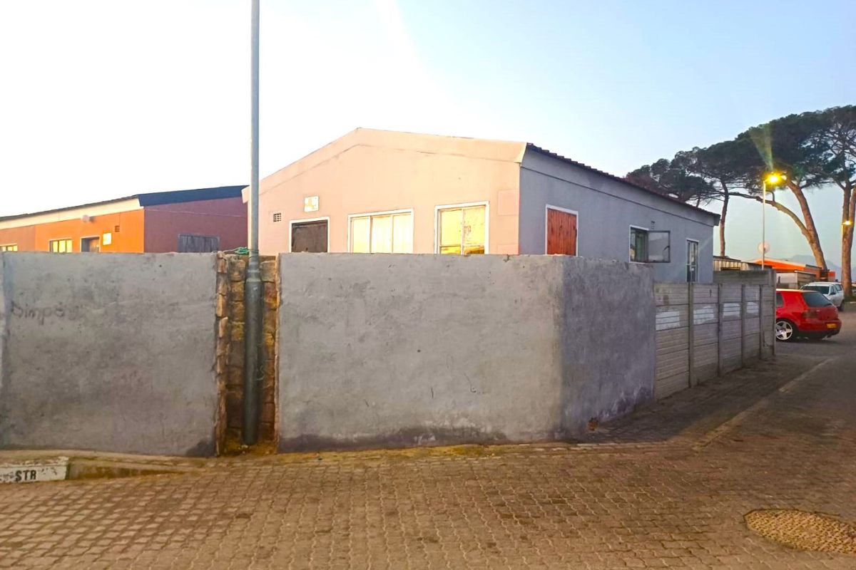 2 Bed House in Silwood Heights for Sale - Photo 3