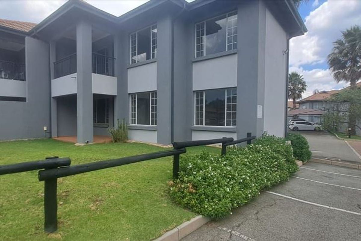 Compact and Comfortable Two-Bedroom Home - Photo 3