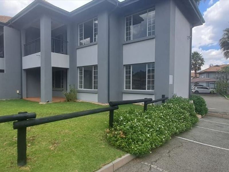 Compact and Comfortable Two-Bedroom Home - Photo 3