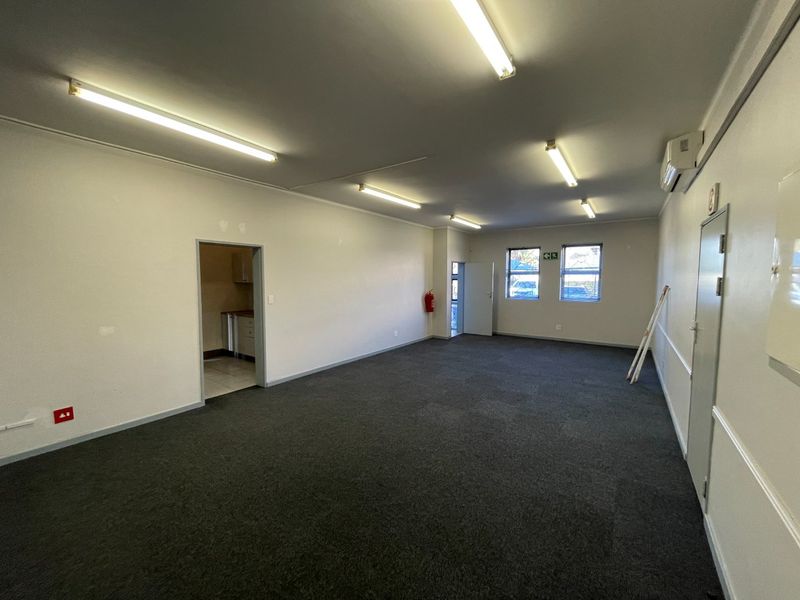 Office/Storage To Let in Montague Gardens - Photo 6