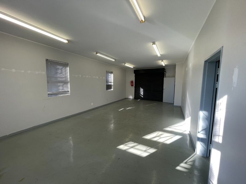 Office/Storage To Let in Montague Gardens - Photo 3