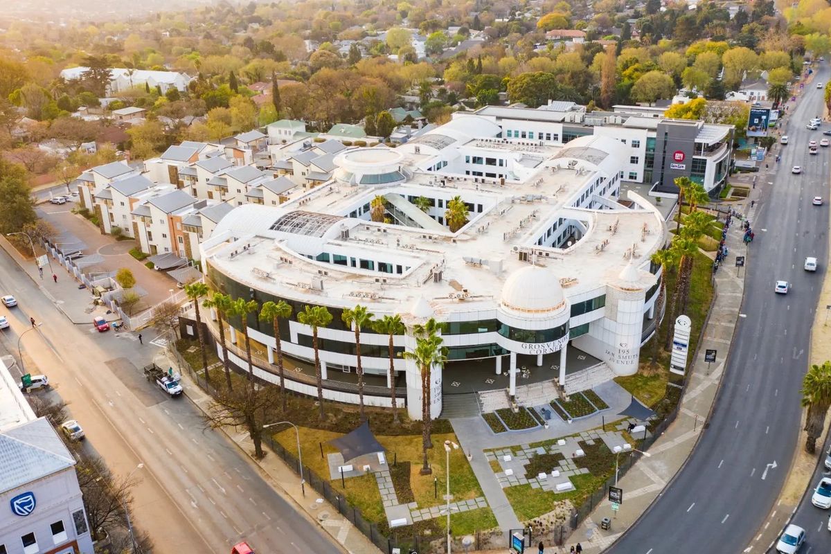 GROSVENOR CORNER: - Photo 3