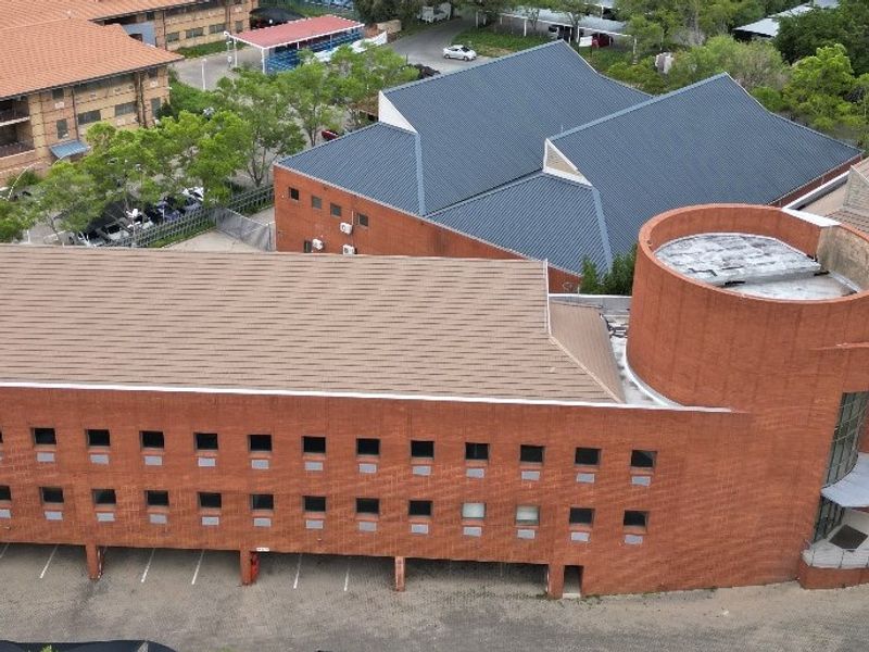 Prime office and Industrial Space Available for sale in Waterfall Office Park, Vorna Valley. - Photo 2