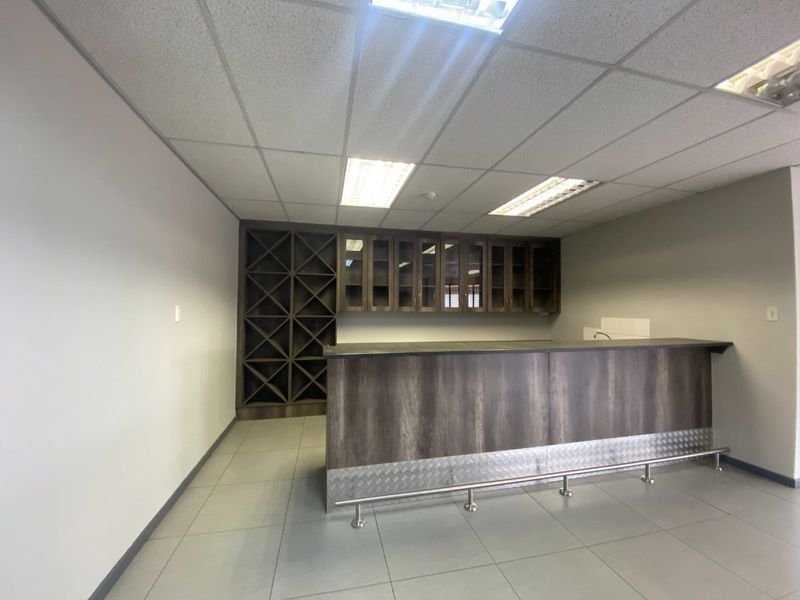 Prime office and Industrial Space Available for sale in Waterfall Office Park, Vorna Valley. - Photo 6