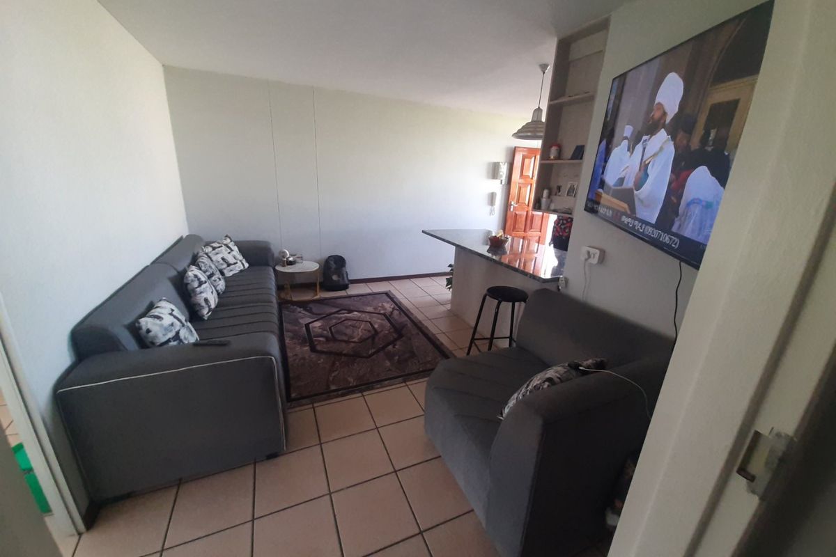 2 Bedroom For Sale in Hatfield - Photo 4
