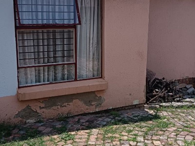 3-Bedroom House for Sale in Clayville Ext 34 – R980,000 - Photo 2