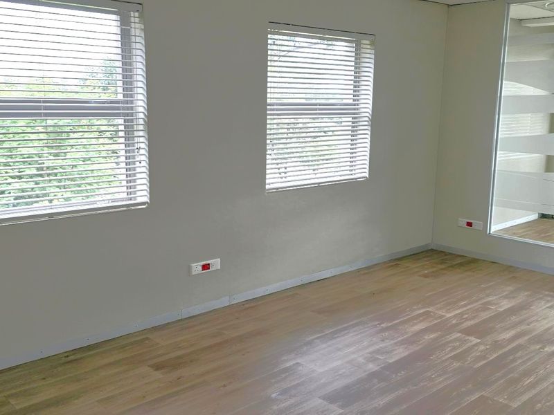 Elegant Willow Wood Office Park for Sale in Fourways, Sandton - Photo 6