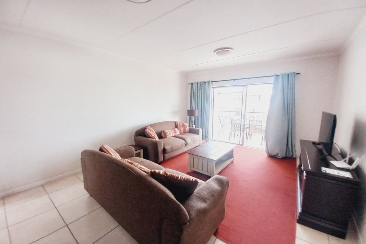Immaculate Two-Bedroom Apartment Offering Secure Estate Living in Greenstone Hill - Photo 3