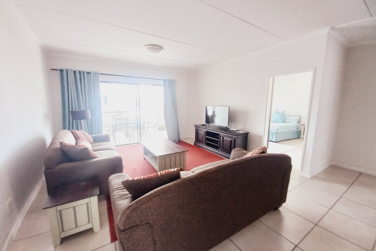 Immaculate Two-Bedroom Apartment Offering Secure Estate Living in Greenstone Hill - Photo 4