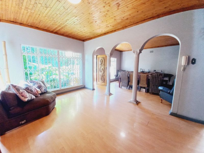 Spacious Family Home with Granny Flat Offering Exceptional Value in Wannenburghoogte, Germiston - Photo 3