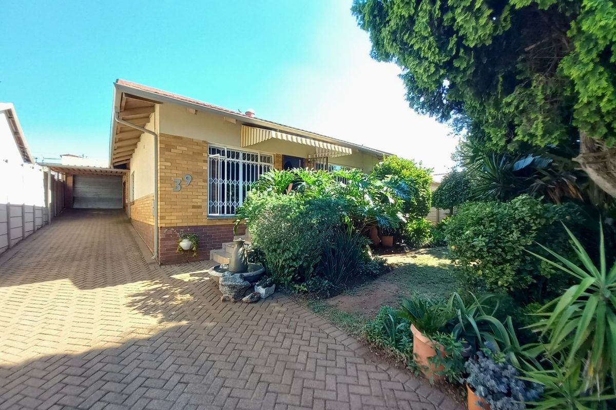 Spacious Family Home with Granny Flat Offering Exceptional Value in Wannenburghoogte, Germiston - Photo 2