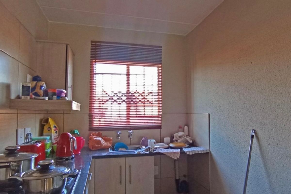 2 bedroom apartment for sale in Danville  - Photo 3