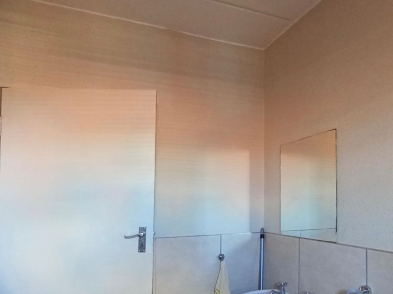 2 bedroom apartment for sale in Danville  - Photo 10