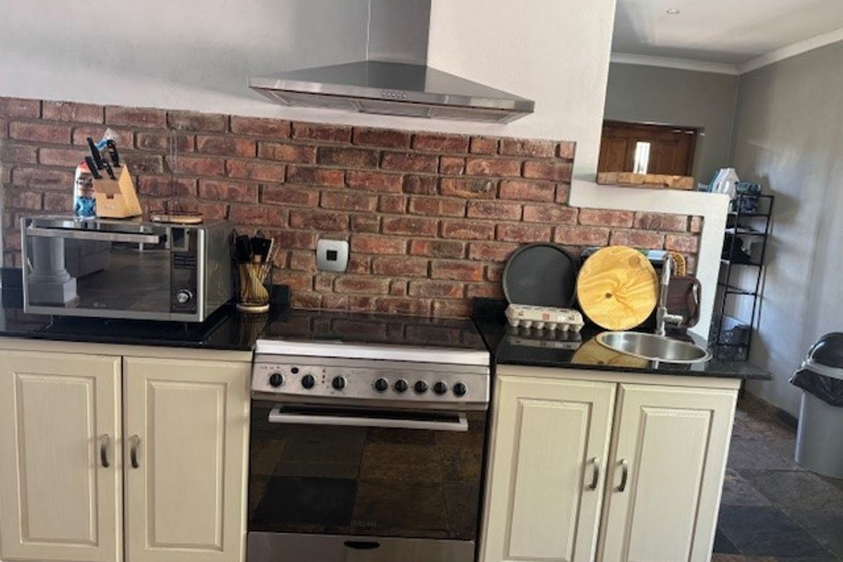 4 Bed House in Humerail for Sale - Photo 4