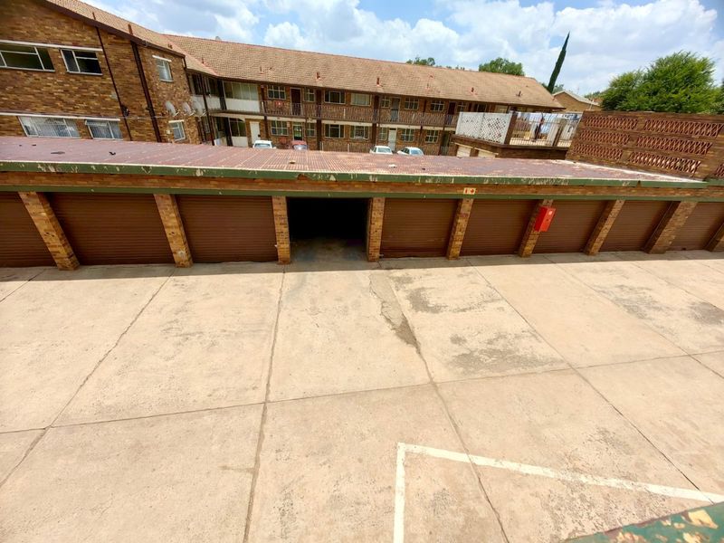 Cozy 2-Bedroom Flat for Sale in CW1 - Photo 4