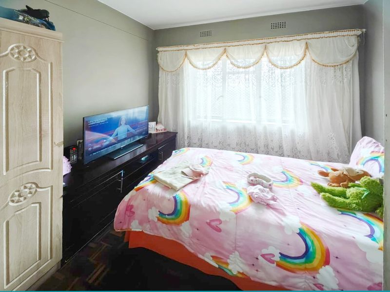 Cozy 2-Bedroom Flat for Sale in CW1 - Photo 5