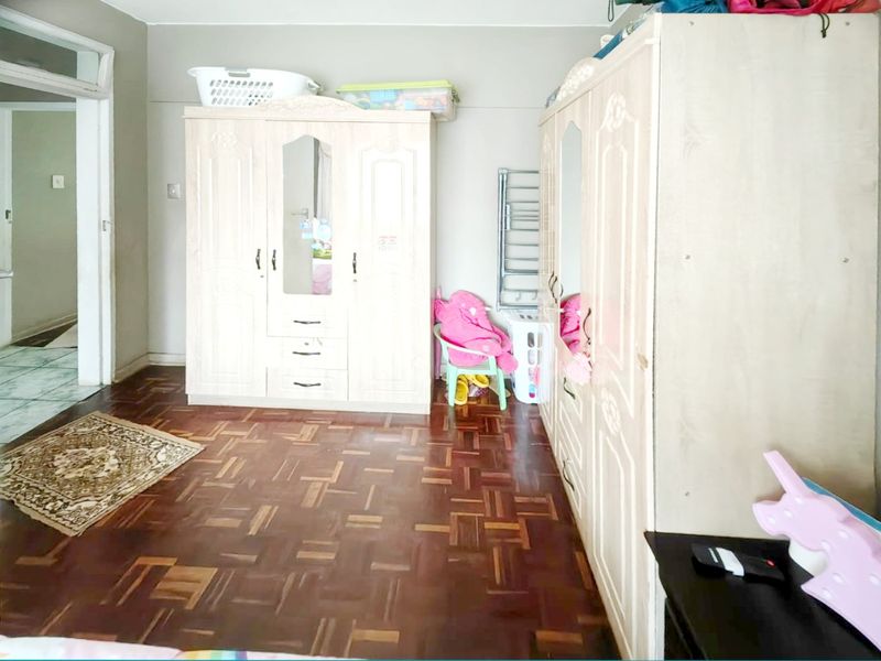 Cozy 2-Bedroom Flat for Sale in CW1 - Photo 10