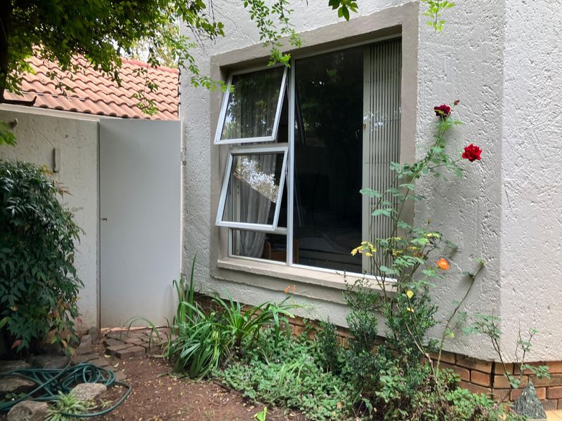 Oaklands Simplex Townhouse - Photo 10