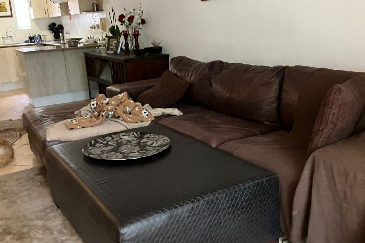 Oaklands Simplex Townhouse - Photo 3