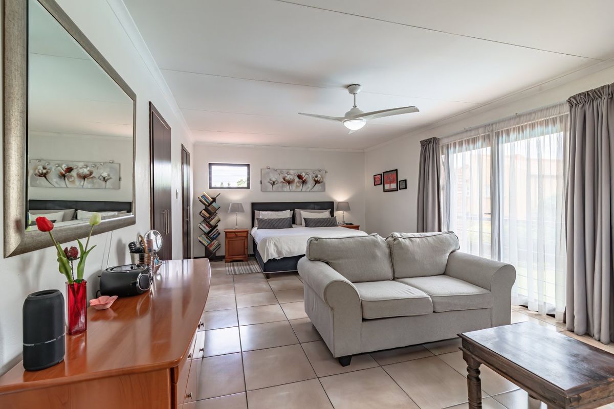 5 Bedroom Home For Sale in Eden Glen Ext 18 - Photo 3