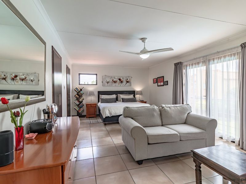 5 Bedroom Home For Sale in Eden Glen Ext 18 - Photo 3