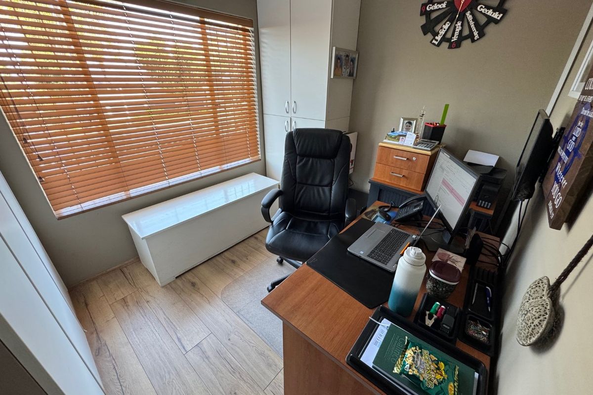 Modern Three-Bedroom Home with Excellent Functionality - Photo 5