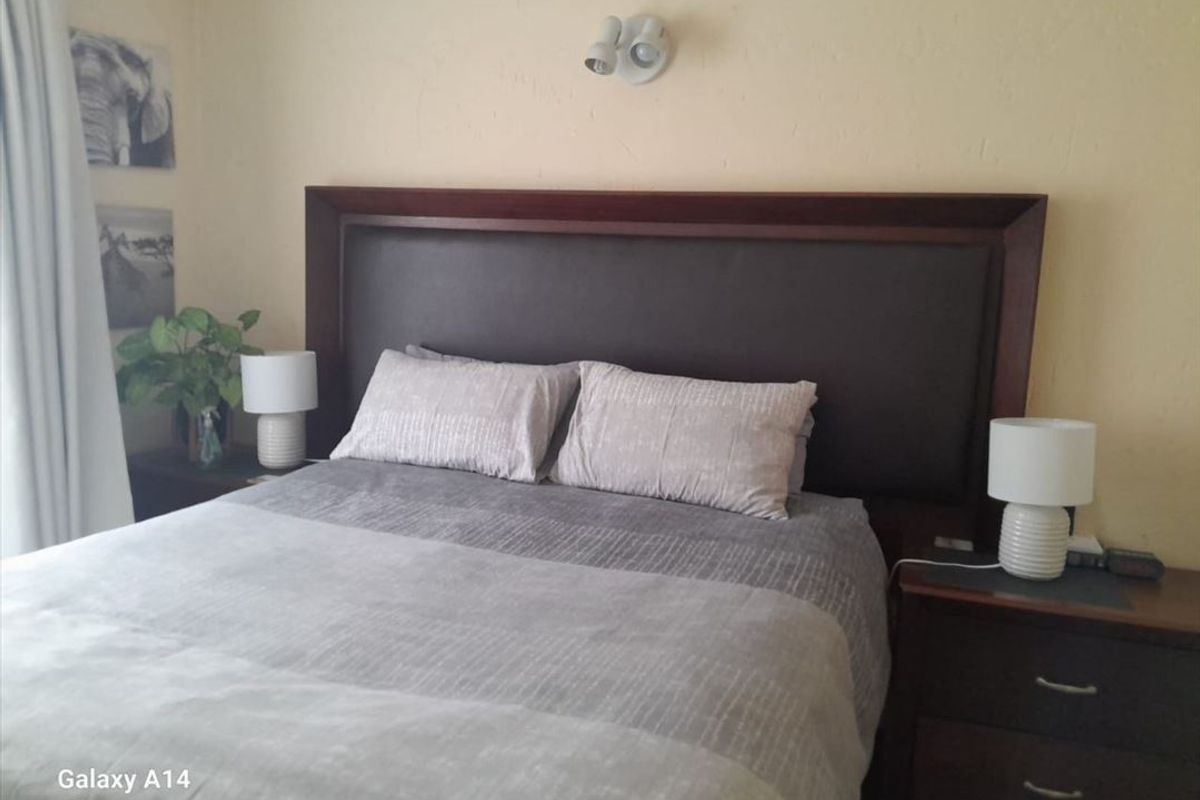 Comfortable Two-Bedroom Home with Practical Features - Photo 2