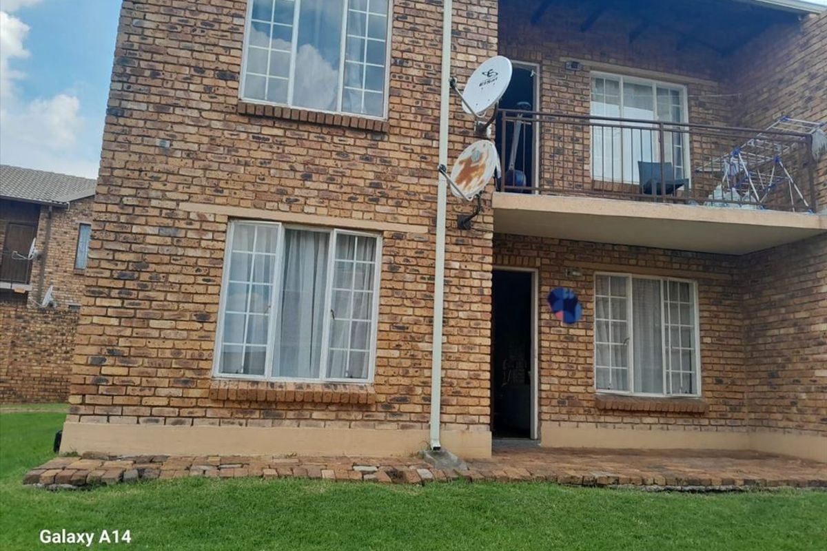 Comfortable Two-Bedroom Home with Practical Features - Photo 3