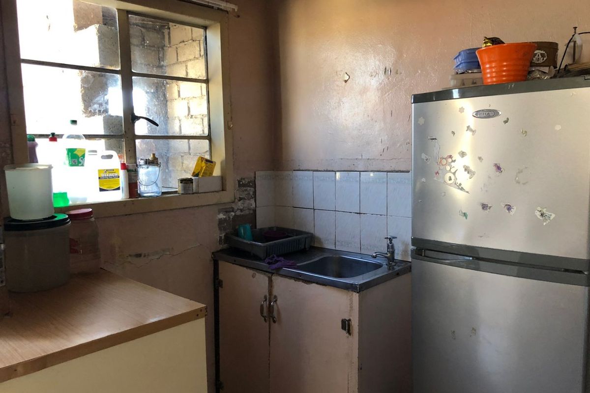 2 Bedroom House for Sale – KwaNobuhle, Uitenhage - Photo 5