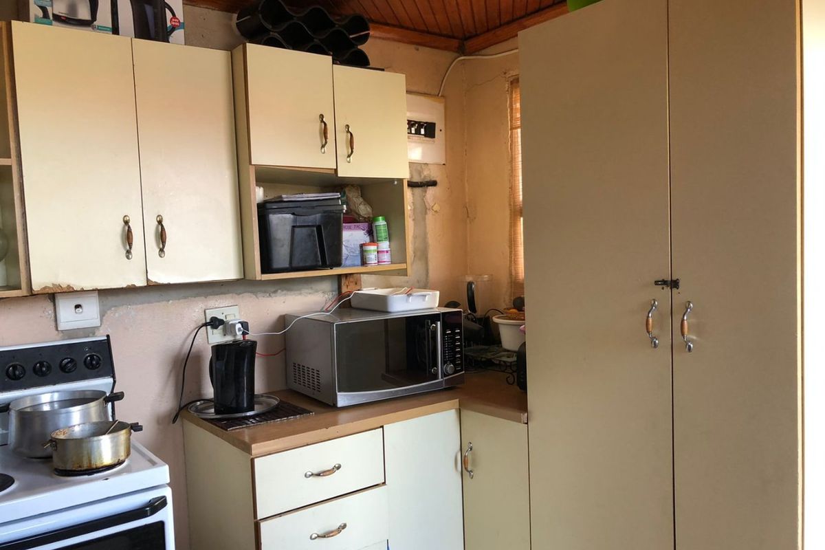 2 Bedroom House for Sale – KwaNobuhle, Uitenhage - Photo 3