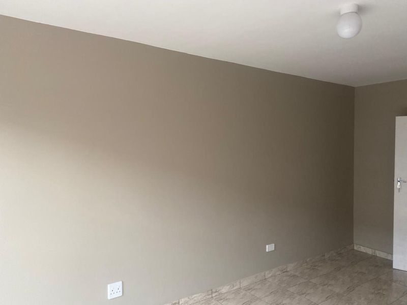 One bedroom Apertment  for sale  in Kempton Park - Photo 4