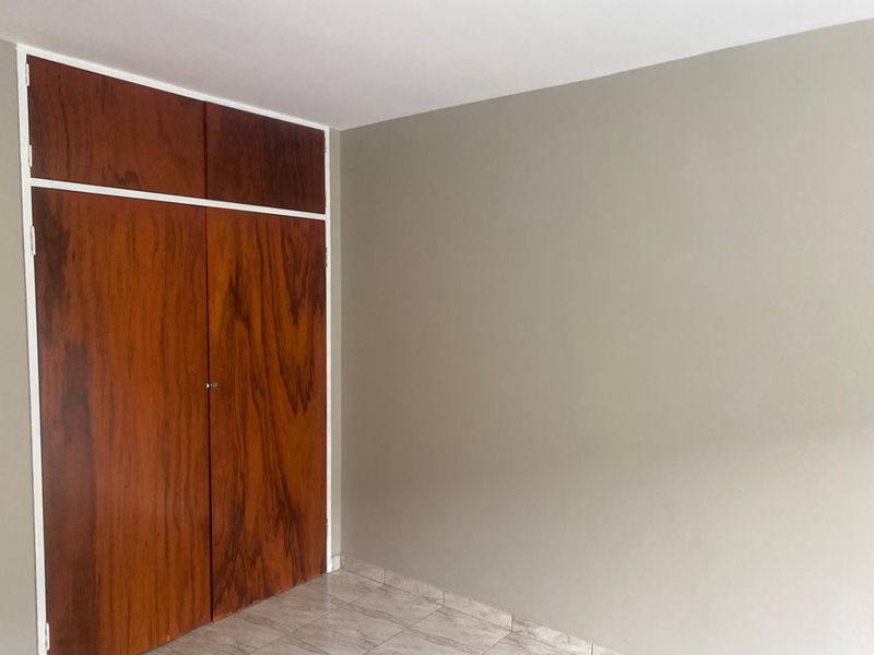 One bedroom Apertment  for sale  in Kempton Park - Photo 5