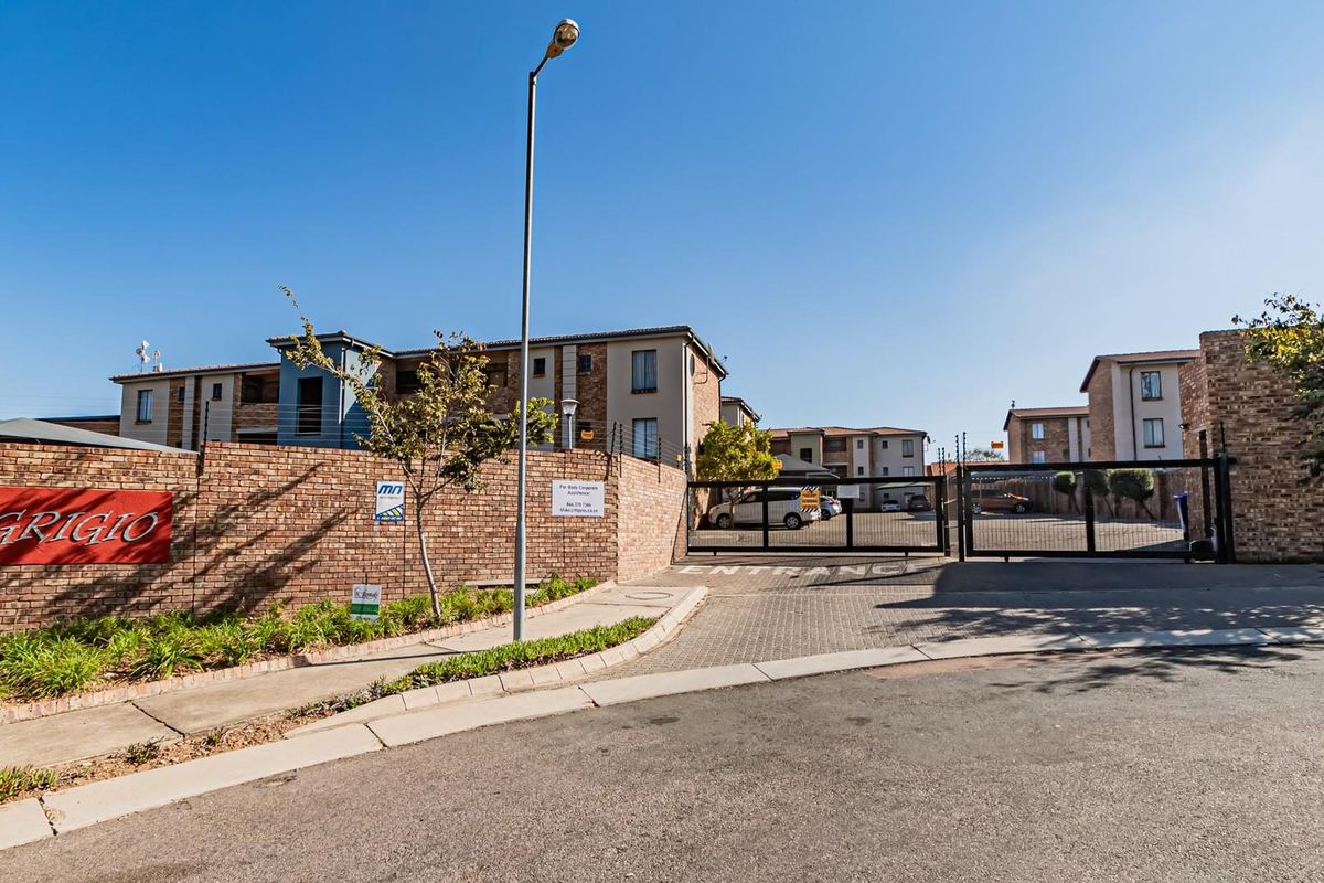 DEVELOPER CLEARANCE – ALL UNITS MUST GO! - Photo 4