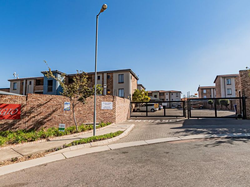 DEVELOPER CLEARANCE – ALL UNITS MUST GO! - Photo 2
