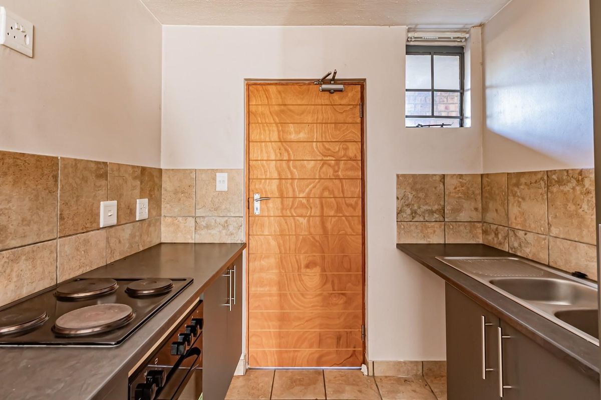 DEVELOPER CLEARANCE – ALL UNITS MUST GO! - Photo 5