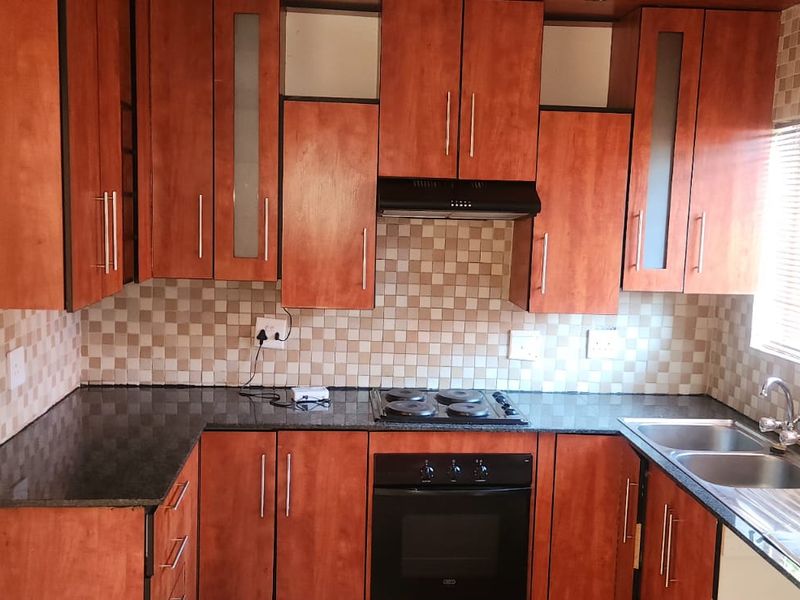 Duplex for sale in prime location with garden.  - Photo 3