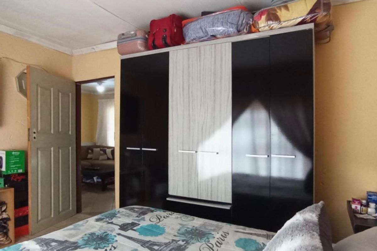 7 bedroom house for Sale in Saulsville  - Photo 5