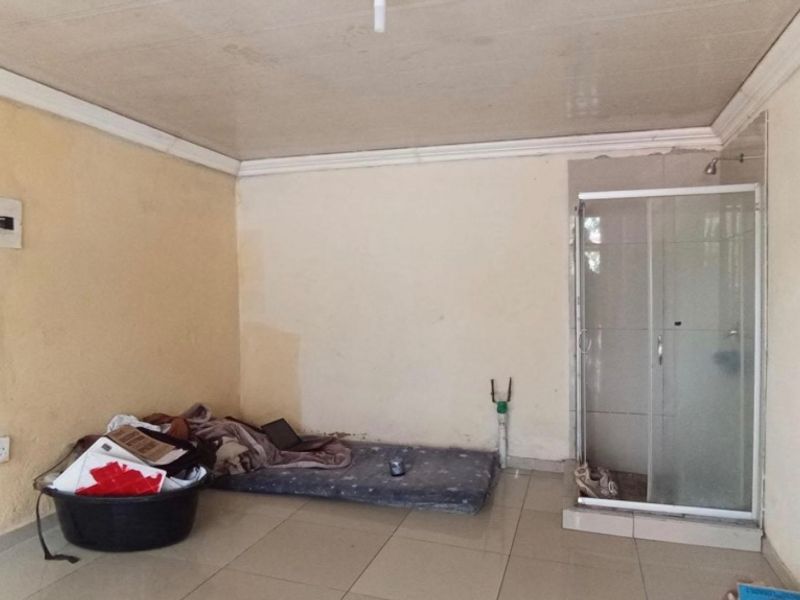 7 bedroom house for Sale in Saulsville  - Photo 10