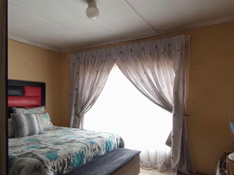 7 bedroom house for Sale in Saulsville  - Photo 6