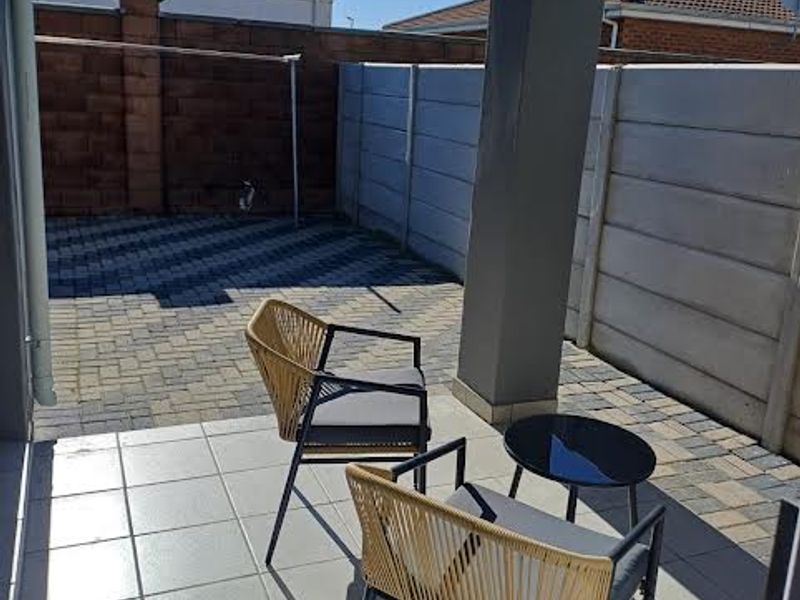 MOVE IN READY - Photo 7