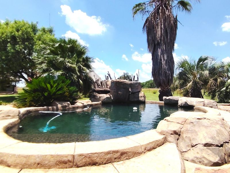 Smallholding with Guest Units, Stables & Excellent Security - Photo 5