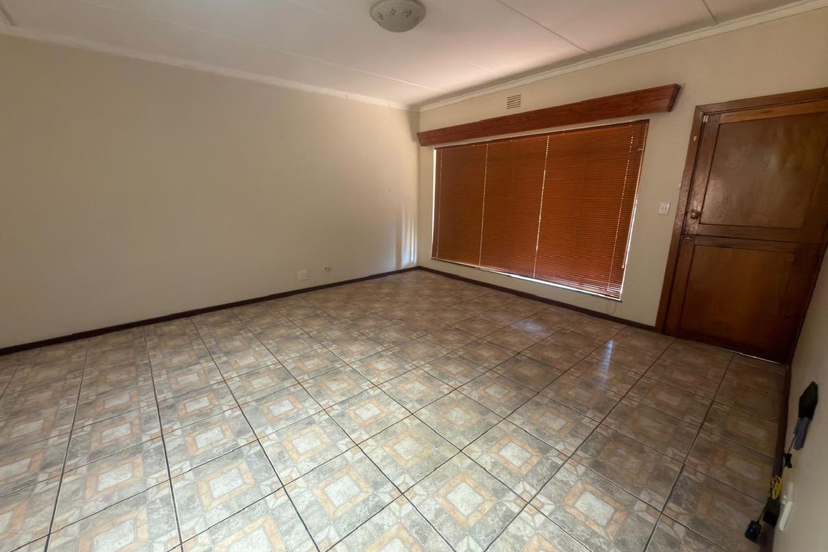 Two bedroom Townhouse to rent in Stilfontein! - Photo 4