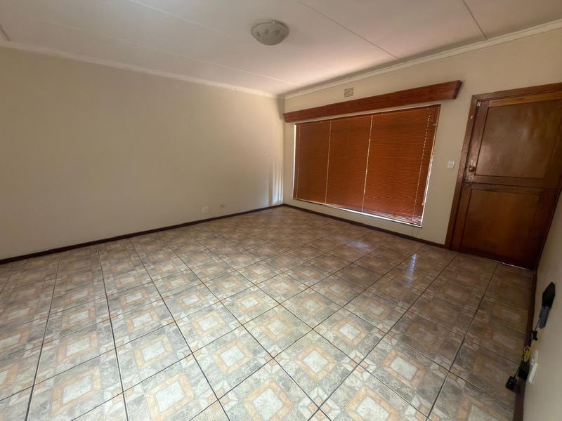 Two bedroom Townhouse to rent in Stilfontein! - Photo 4