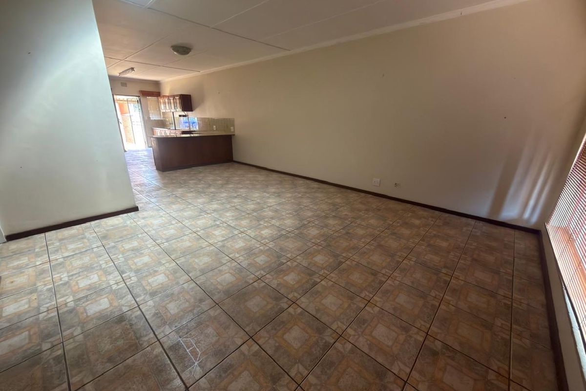 Two bedroom Townhouse to rent in Stilfontein! - Photo 5
