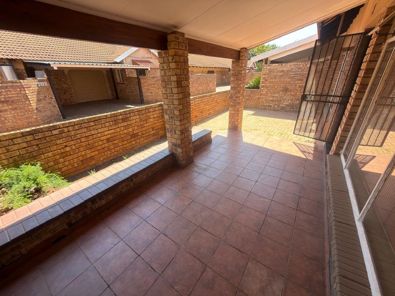 Two bedroom Townhouse to rent in Stilfontein! - Photo 10