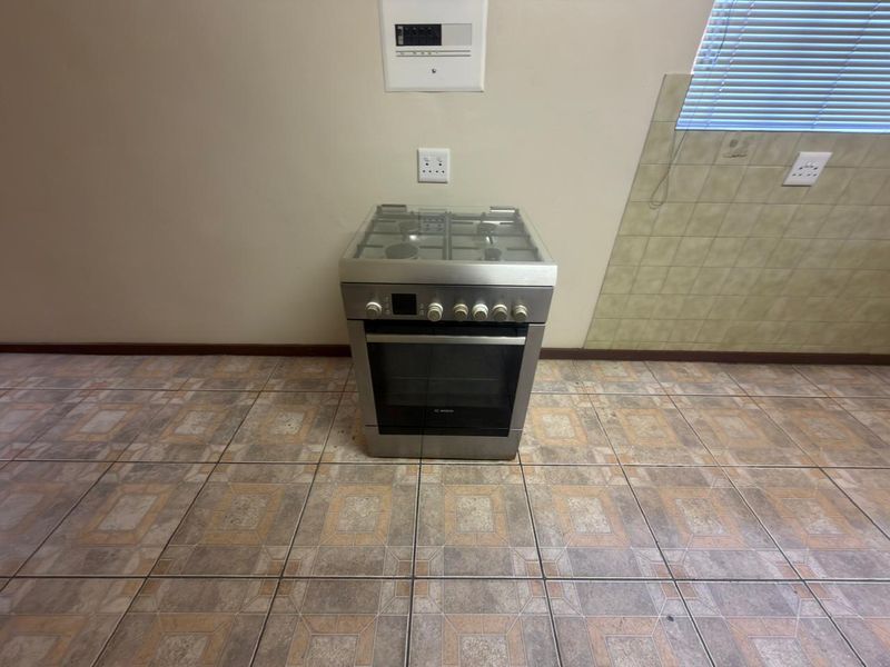 Two bedroom Townhouse to rent in Stilfontein! - Photo 9